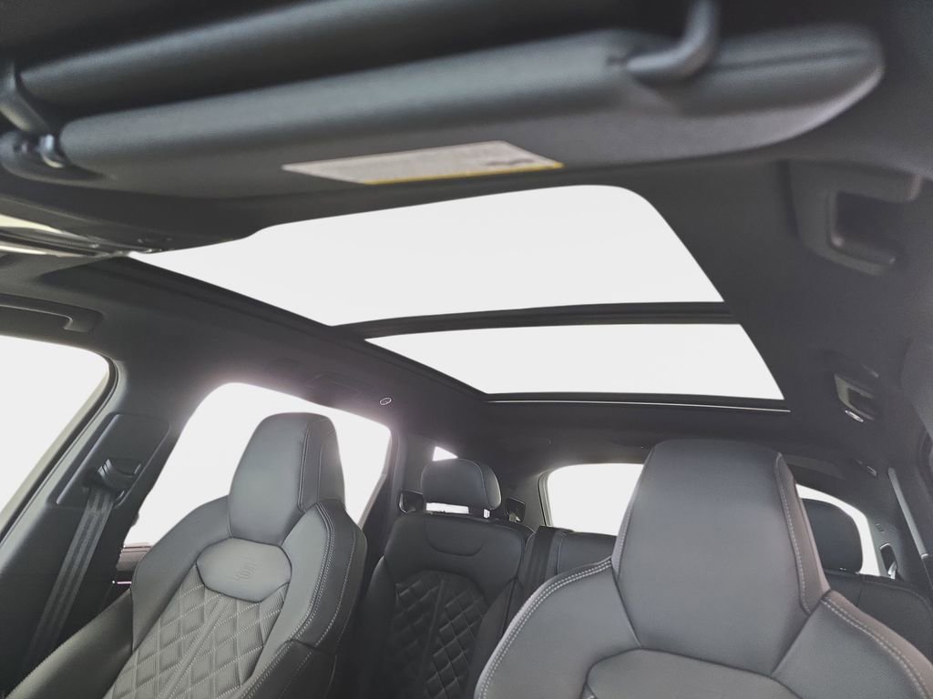 New 2026 Audi SQ7 Premium Plus AWD/4WD image 22