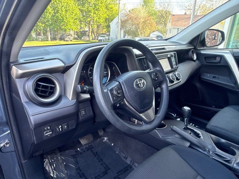 Used 2014 Toyota RAV4 LE AWD/4WD image 10