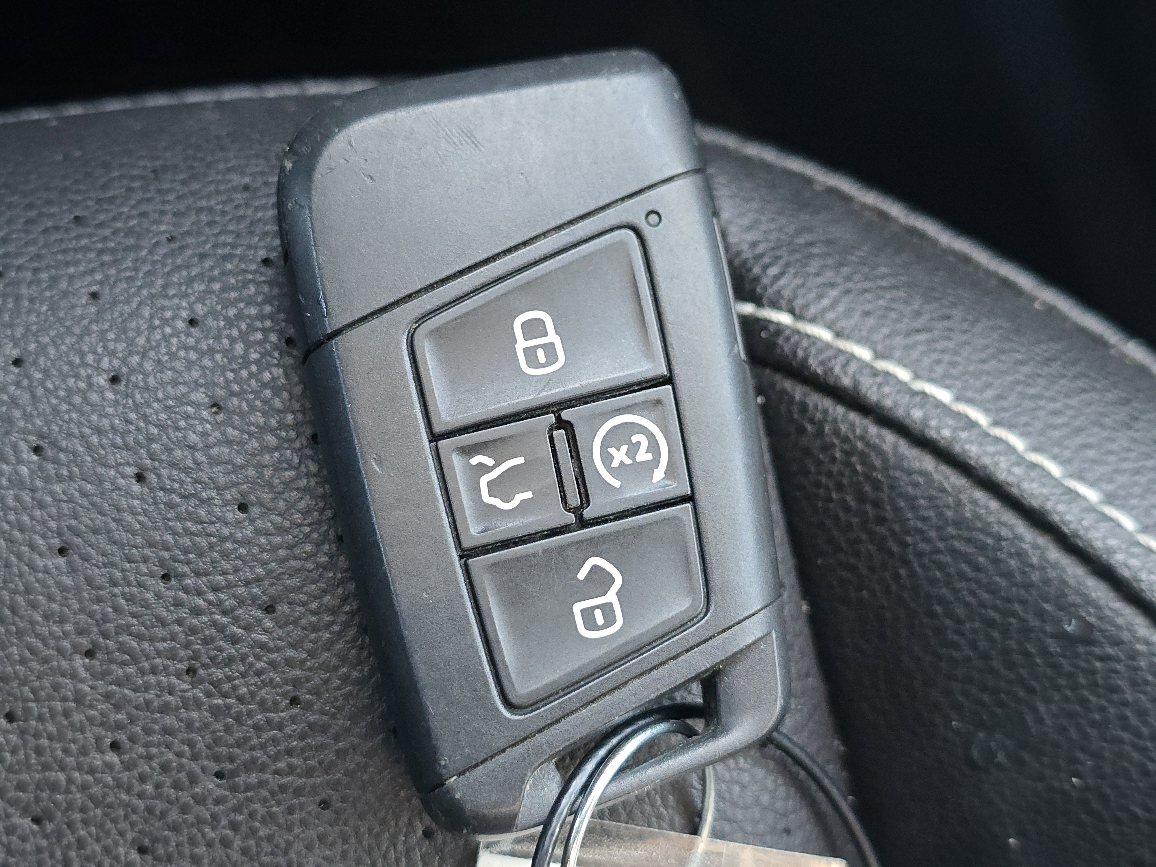 Used 2024 Volkswagen Jetta SE image 27