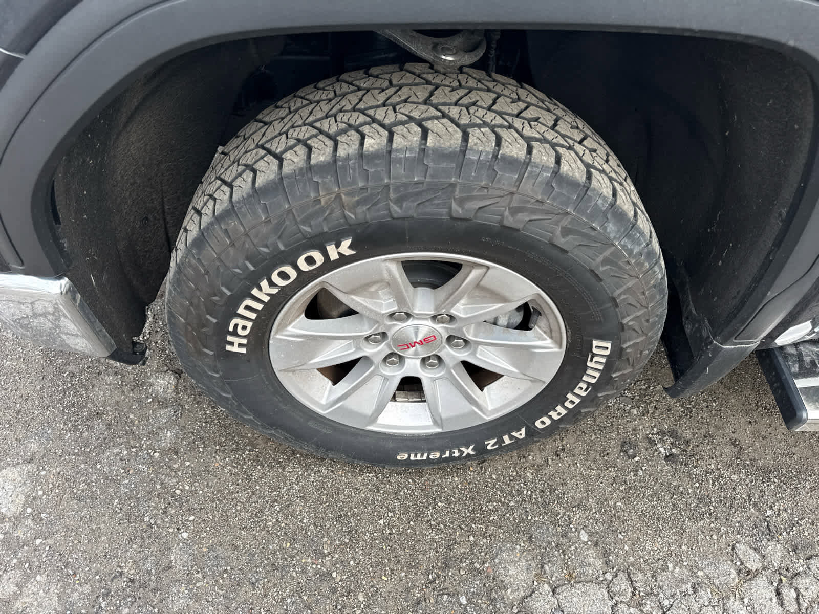 Used 2020 GMC Sierra 1500 SLE w/ SLE Value Package image 2