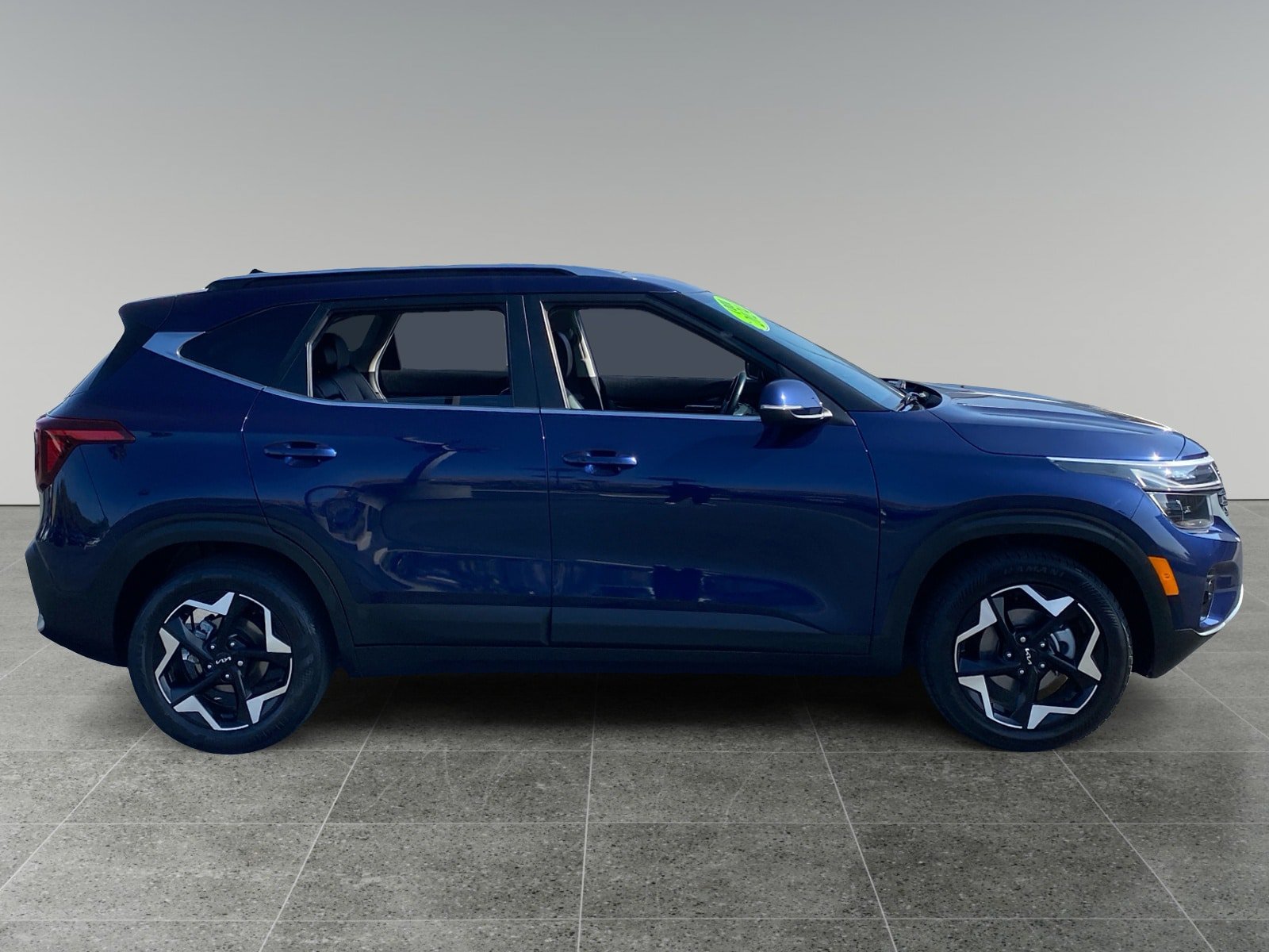 Used 2024 Kia Seltos EX FWD image 6
