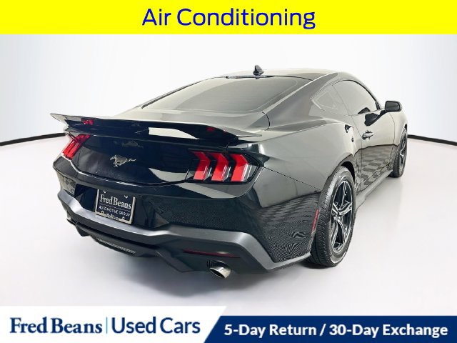Used 2025 Ford Mustang Coupe RWD image 9