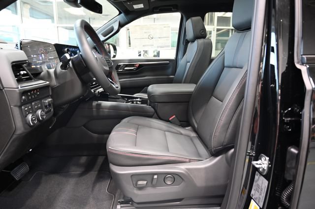New 2026 Chevrolet Suburban RST w/ RST Capability Package AWD/4WD image 8