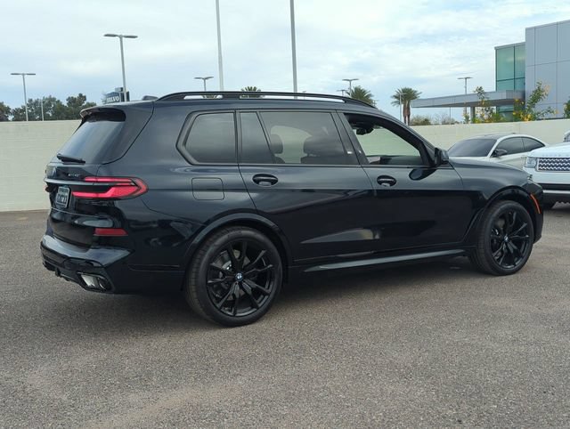 Used 2026 BMW X7 xDrive40i w/ M Sport Package AWD/4WD image 5