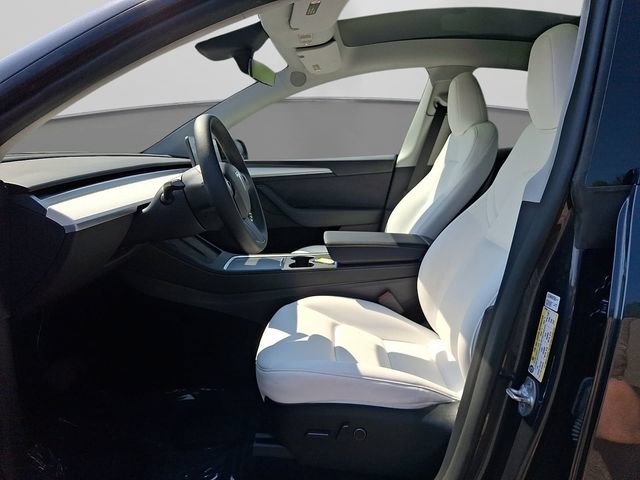 Used 2024 Tesla Model Y Long Range AWD/4WD image 16