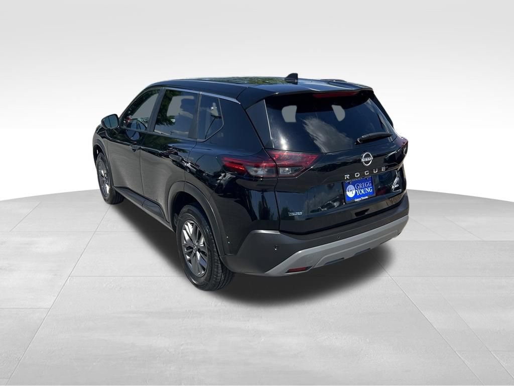 Used 2023 Nissan Rogue S AWD/4WD image 4