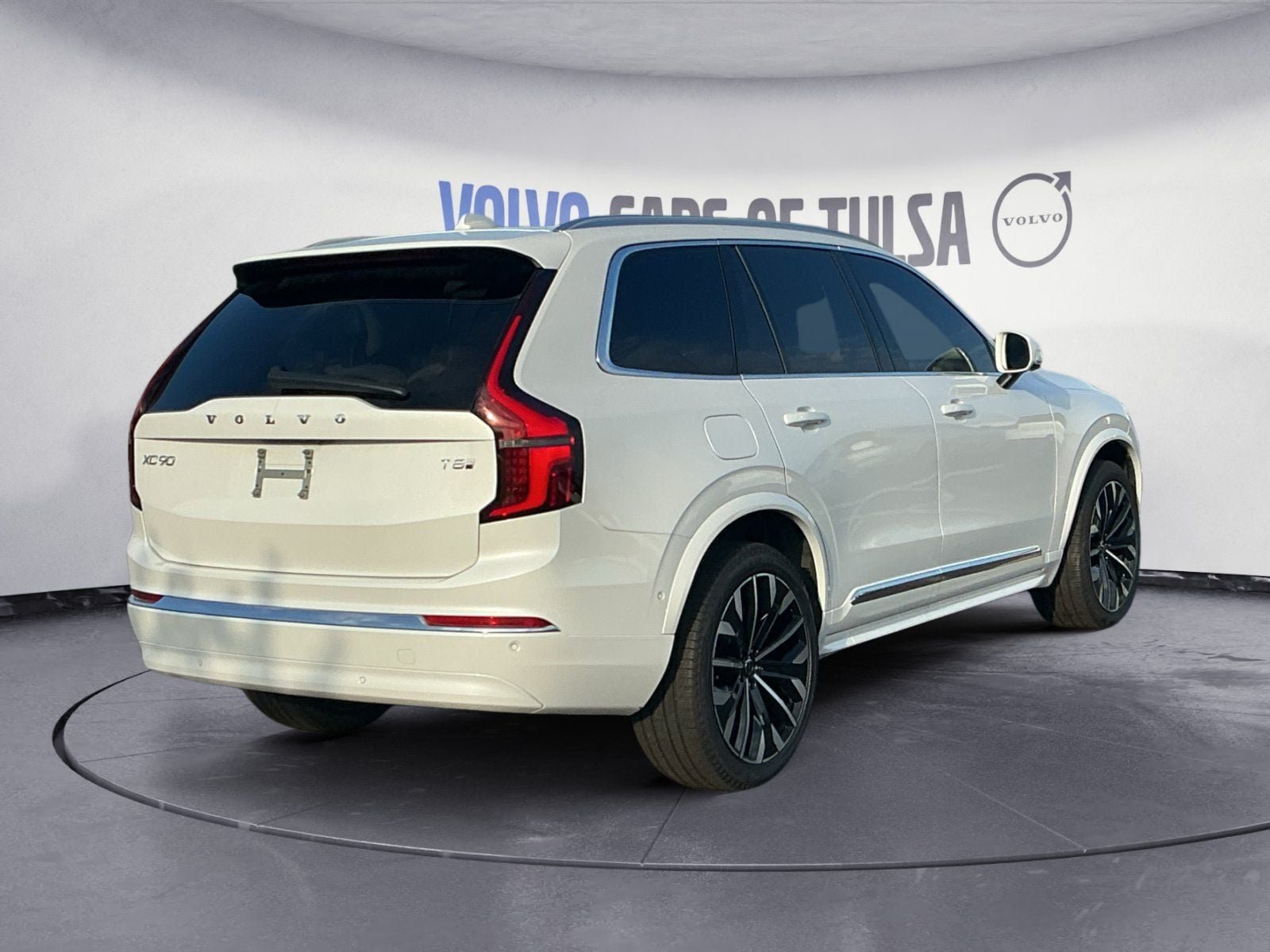 New 2026 Volvo XC90 T8 Plus AWD/4WD image 5