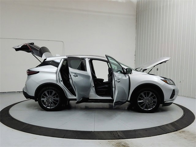Used 2021 Nissan Murano SV w/ SV Special Edition Package image 16