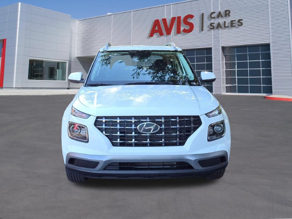 Used 2026 Hyundai Venue SEL FWD image 2
