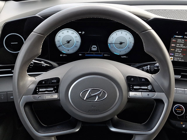 Used 2023 Hyundai Elantra SEL w/ Convenience Package image 19