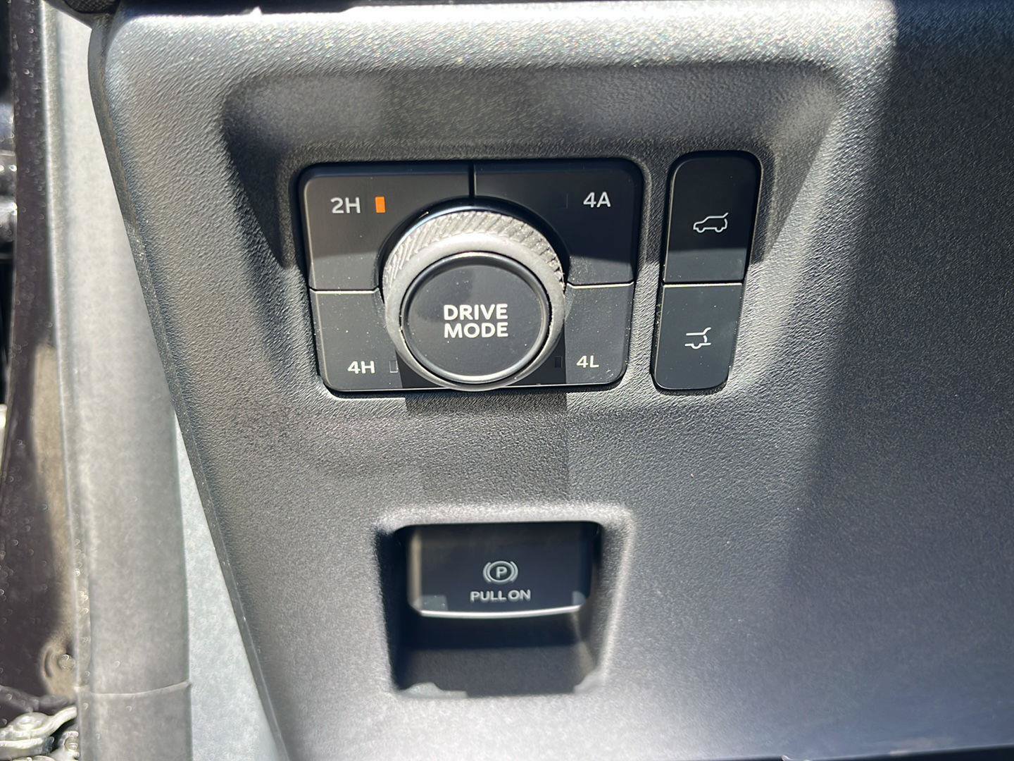 Used 2025 Ford Expedition Platinum AWD/4WD image 16