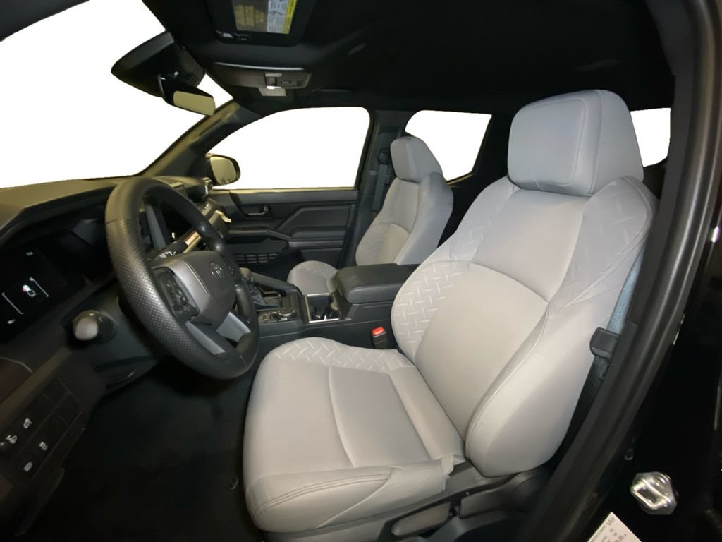 Certified 2025 Toyota Tacoma SR5 AWD/4WD image 9
