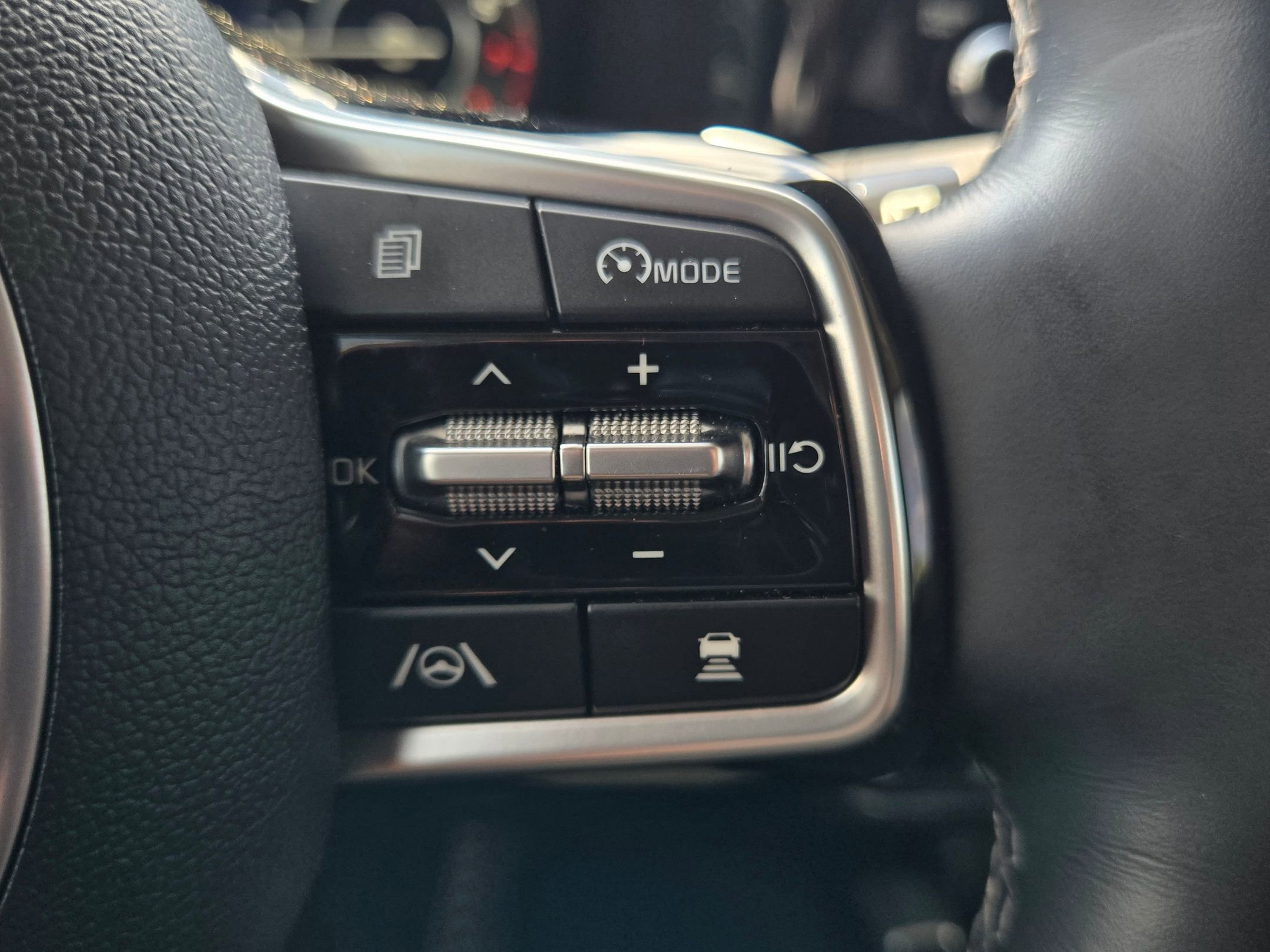 Used 2023 Kia Sorento SX image 25