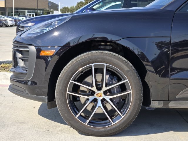 Used 2023 Porsche Macan Turbo AWD/4WD image 6