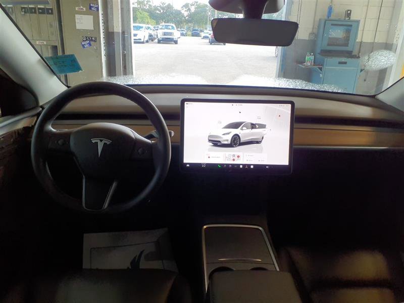 Used 2025 Tesla Model Y Long Range image 6