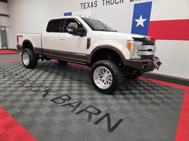 Used 2017 Ford F250 King Ranch w/ King Ranch Ultimate Package AWD/4WD image 14