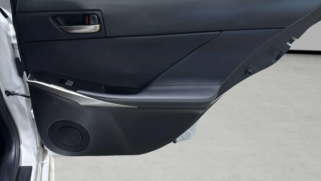 Used 2019 Lexus IS 300 RWD image 10