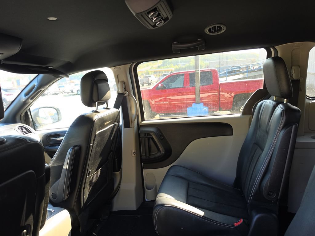 Used 2019 Dodge Grand Caravan SXT FWD image 13