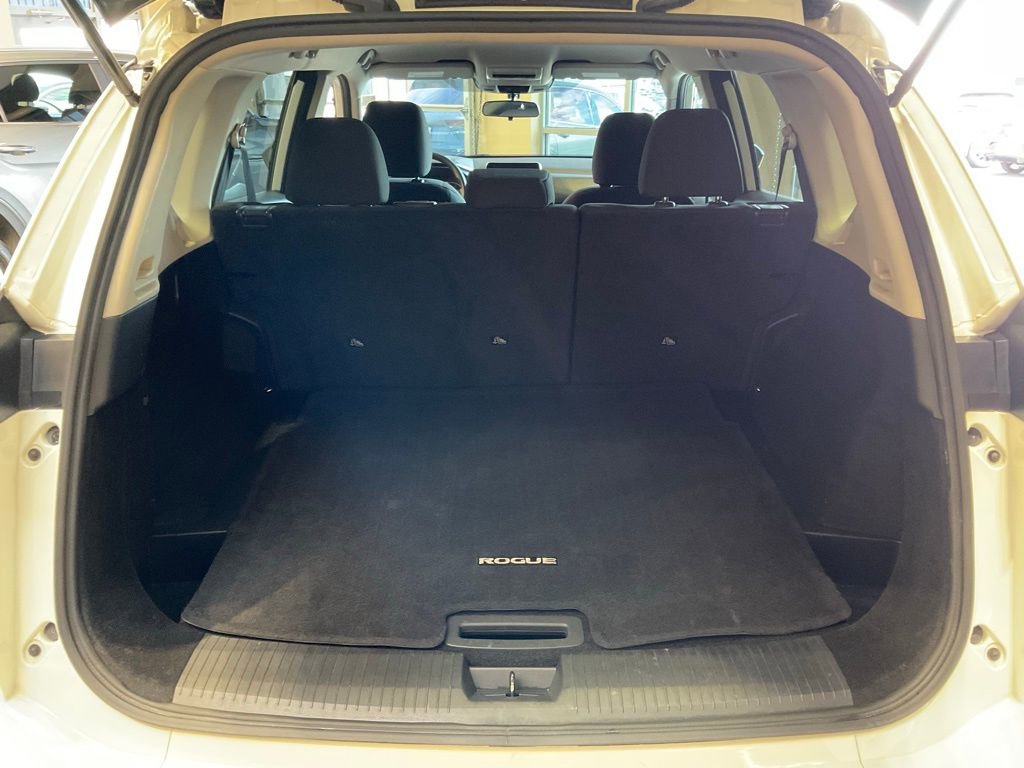 Used 2024 Nissan Rogue S image 22