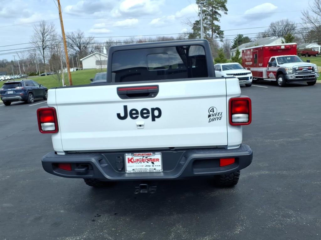 Used 2022 Jeep Gladiator Sport AWD/4WD image 4