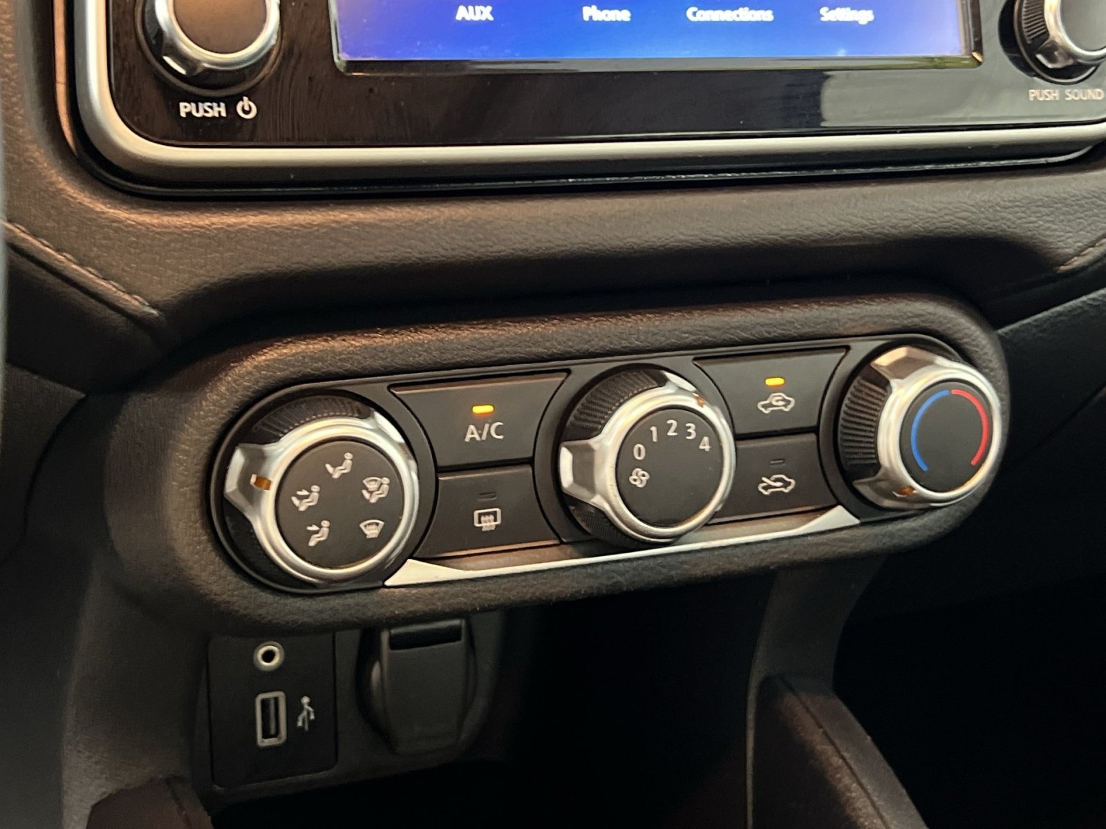Used 2021 Nissan Versa S FWD image 21