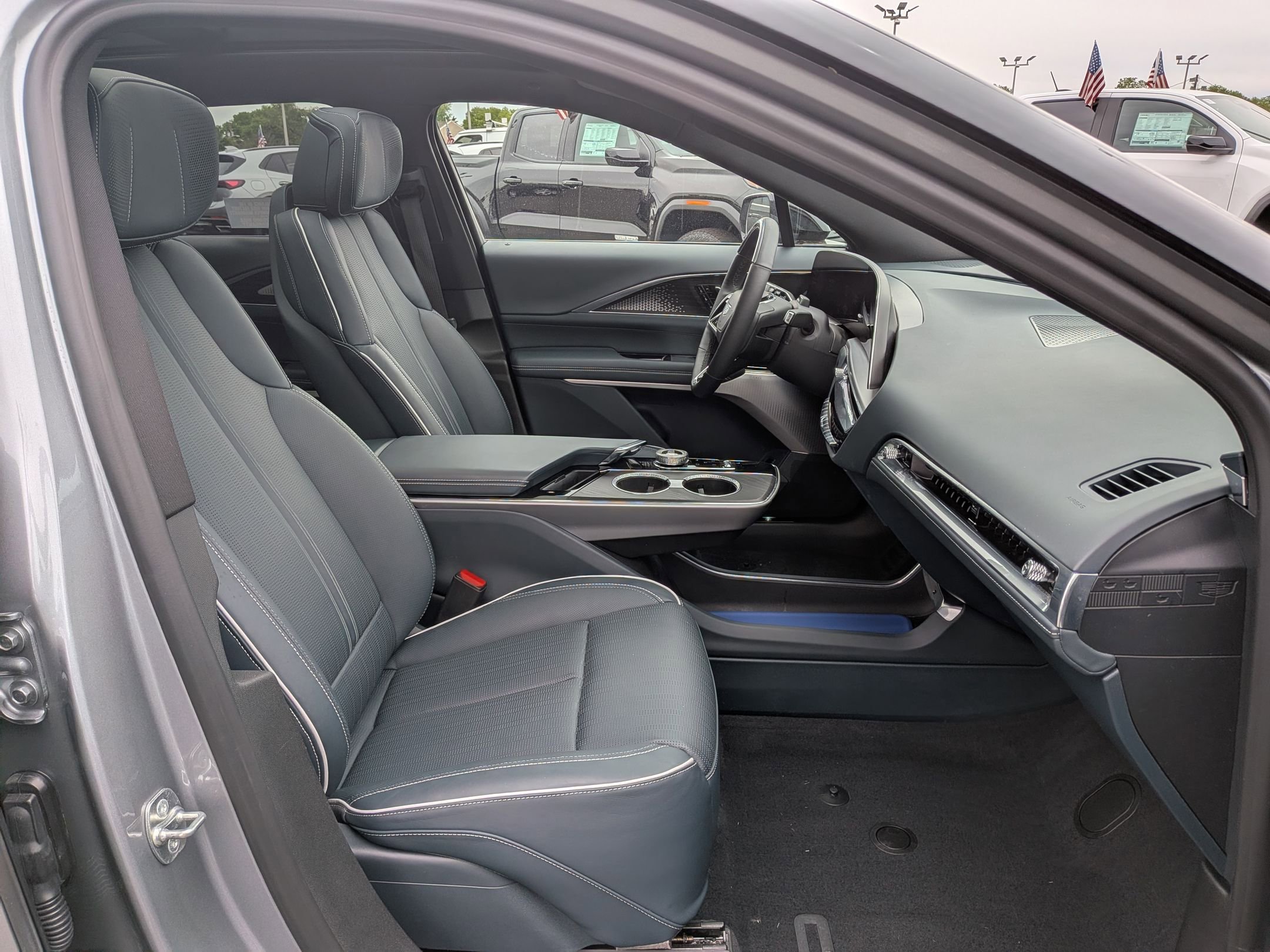 Used 2024 Cadillac Lyriq Sport w/ Nappa Leather Package AWD/4WD image 28