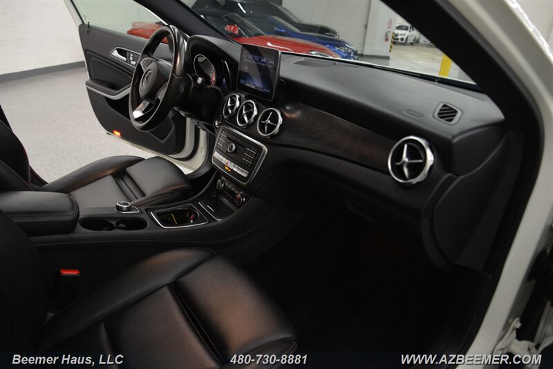 Used 2018 Mercedes-Benz GLA 250 4MATIC w/ Premium Package image 21
