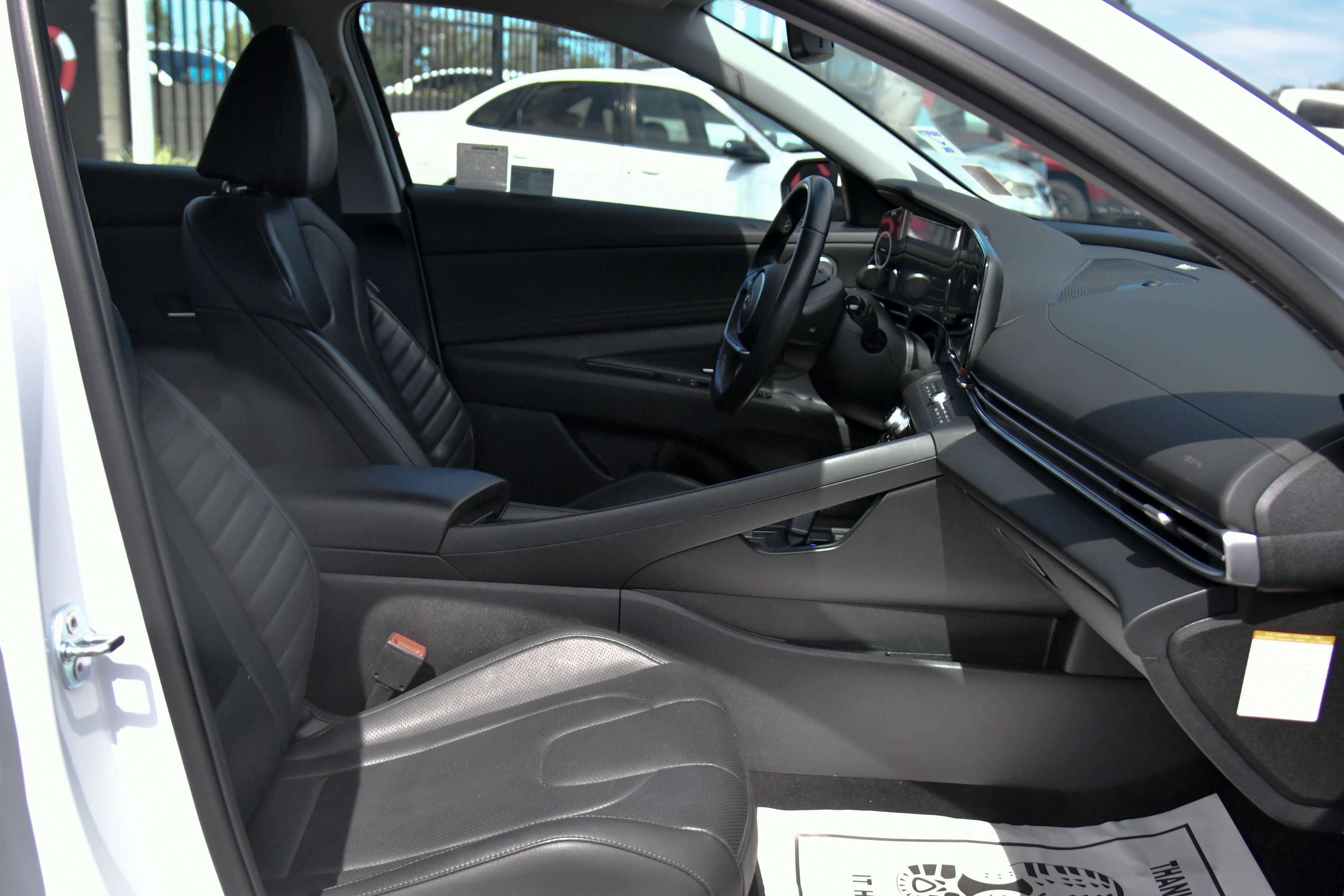 Used 2025 Hyundai Elantra Limited image 48