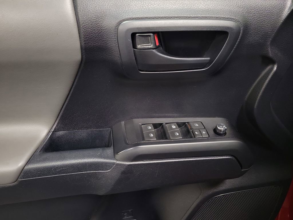 Used 2018 Toyota Tacoma SR w/ SR Convenience Package image 16