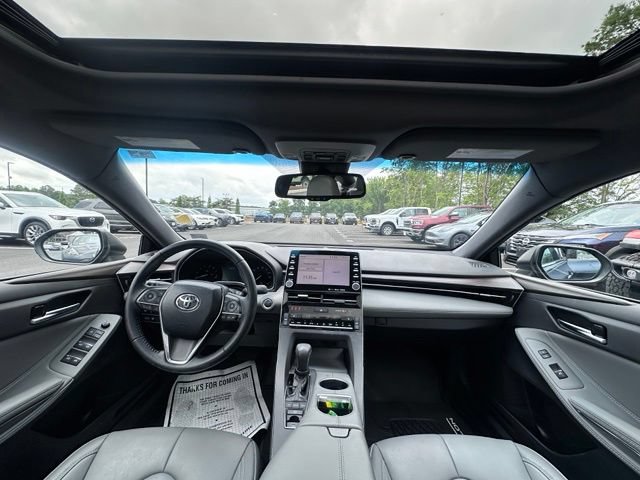 Used 2019 Toyota Avalon XLE w/ Moonroof Package FWD image 2