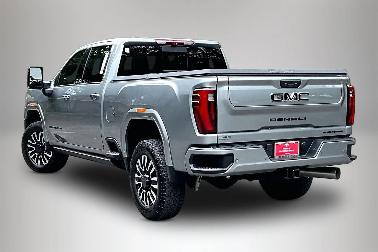 Used 2026 GMC Sierra 2500 Denali Ultimate w/ LPO, Black Badging Package AWD/4WD image 4