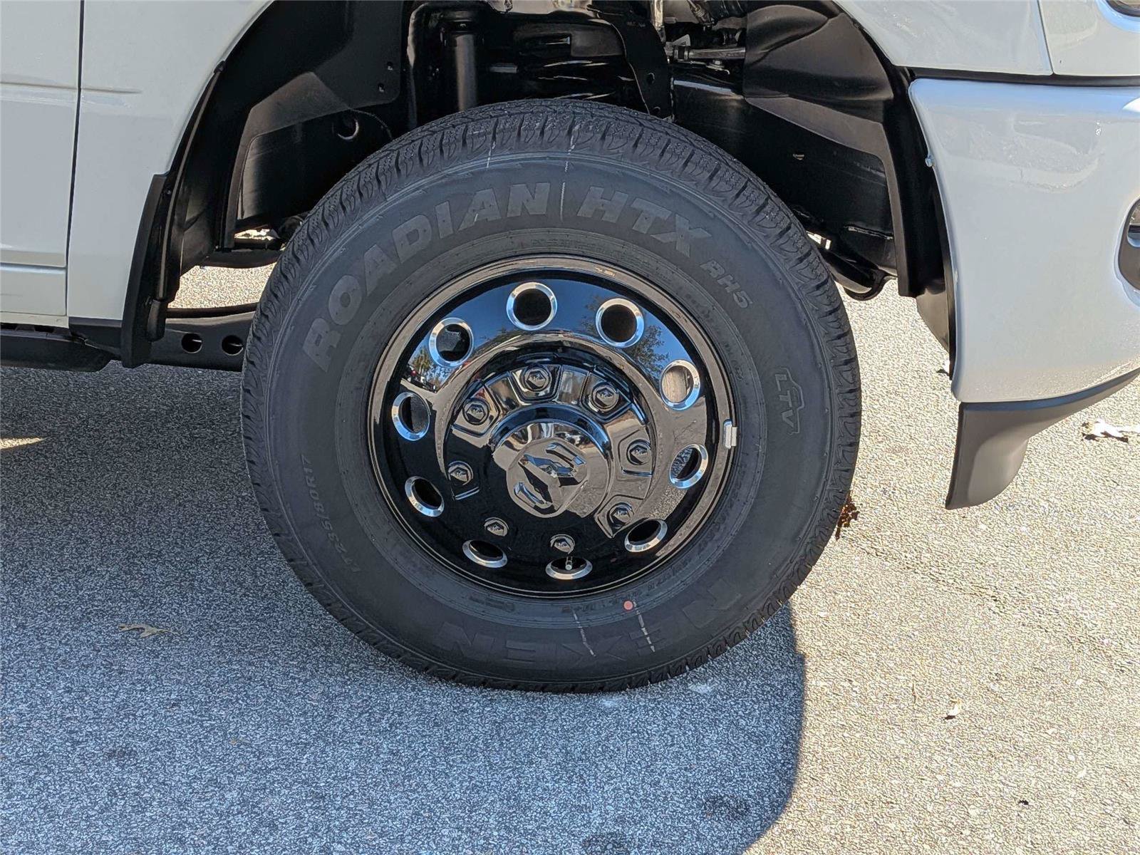 New 2026 RAM 3500 Laramie AWD/4WD image 12