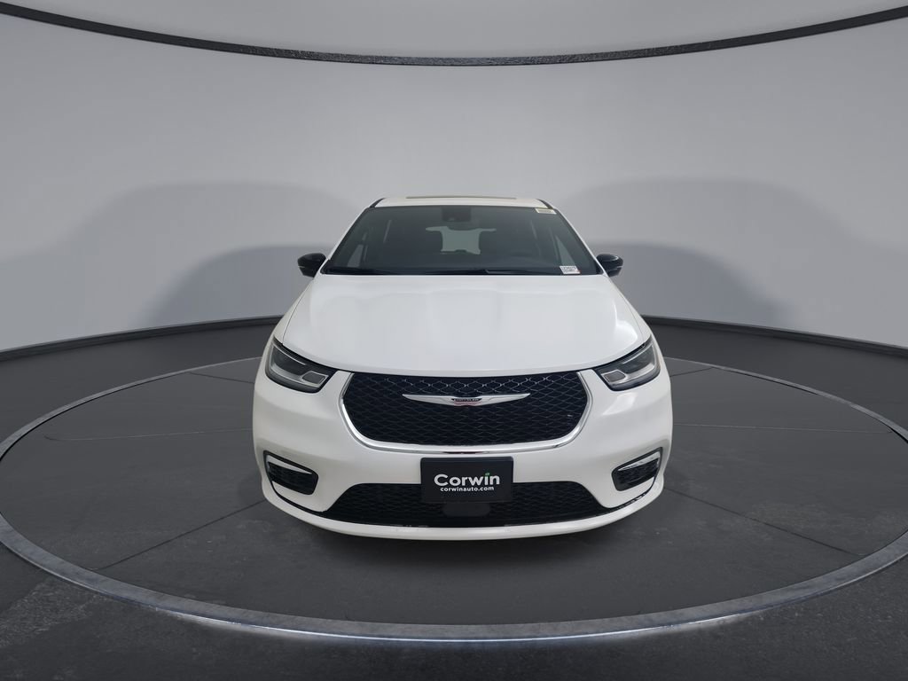 New 2026 Chrysler Pacifica Limited AWD/4WD image 3