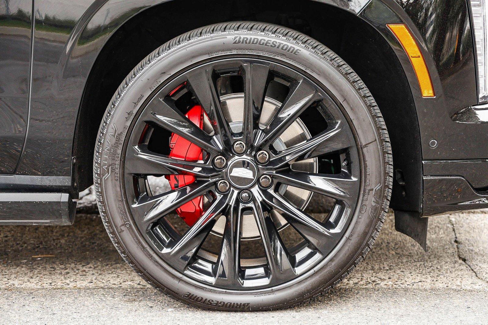 Used 2025 Cadillac Escalade V w/ LPO, ONYX Package image 9