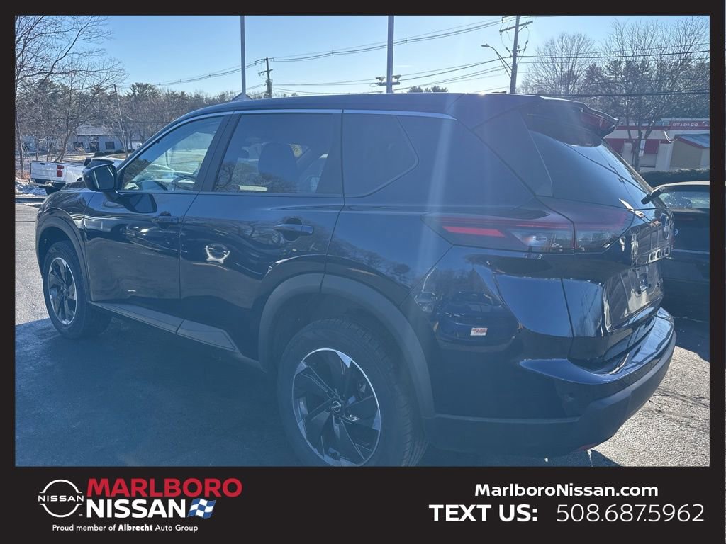 Used 2024 Nissan Rogue SV image 5