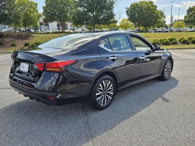 Used 2025 Nissan Altima 2.5 SV FWD image 8