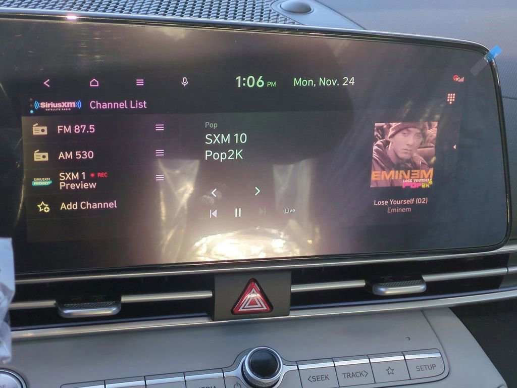 Certified 2025 Hyundai Elantra Limited FWD image 18