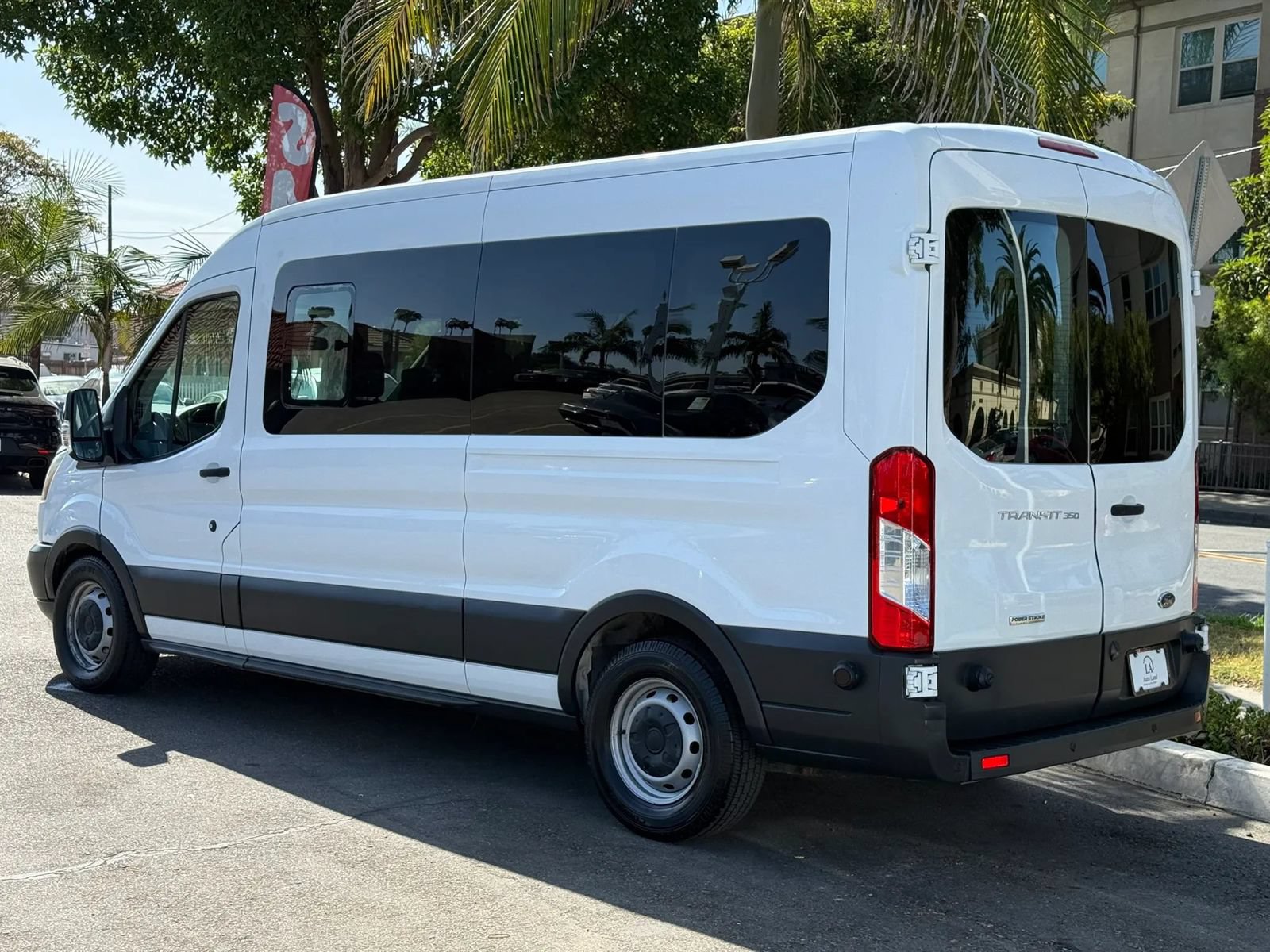 Used 2017 Ford Transit 350 XL RWD image 4