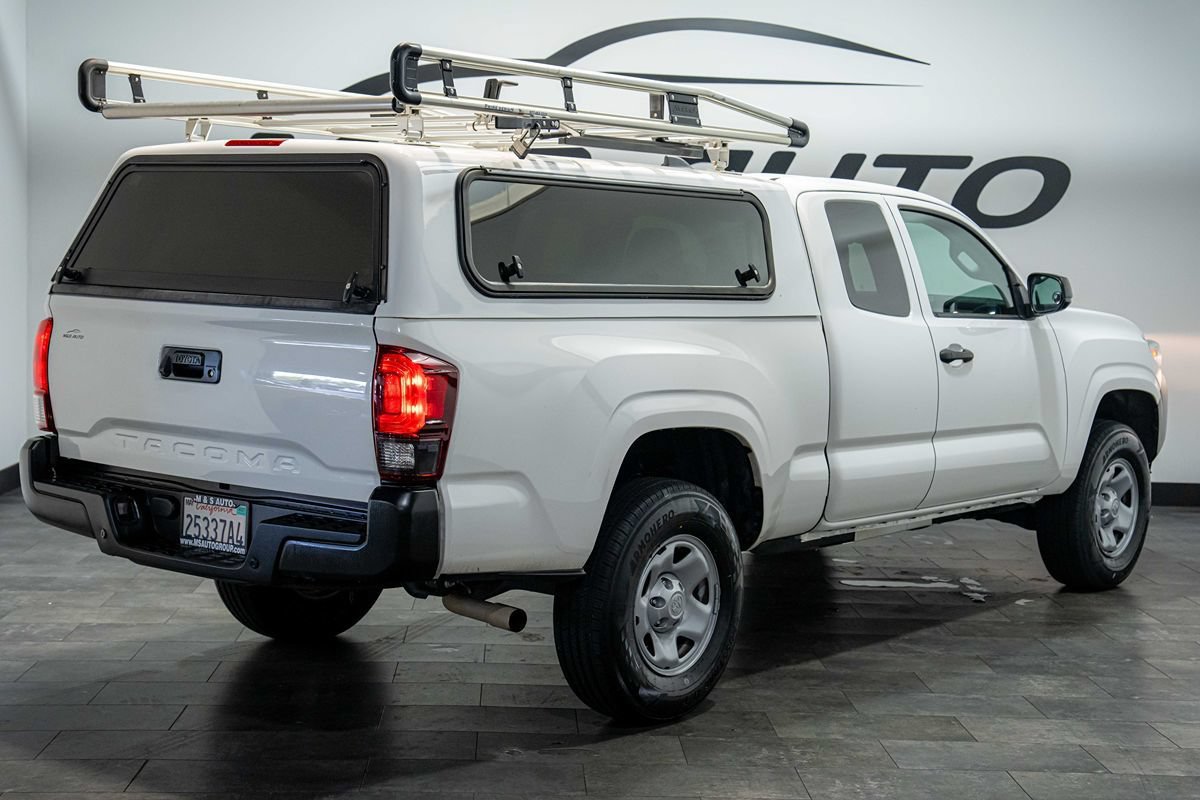 Used 2023 Toyota Tacoma SR RWD image 3