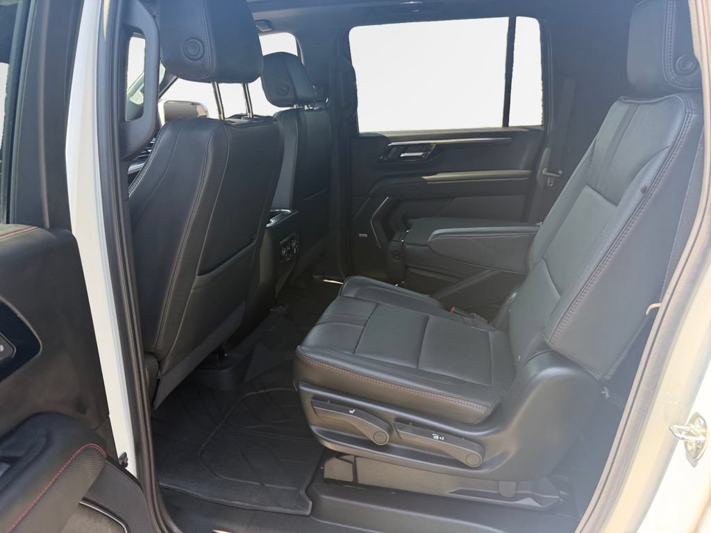 Used 2025 Chevrolet Suburban RST w/ Comfort Package AWD/4WD image 24