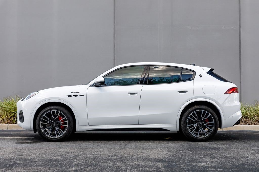 Certified 2023 Maserati Grecale Modena AWD/4WD image 2