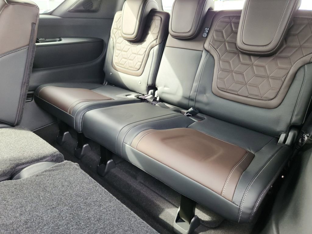 New 2026 Nissan Armada Platinum image 12