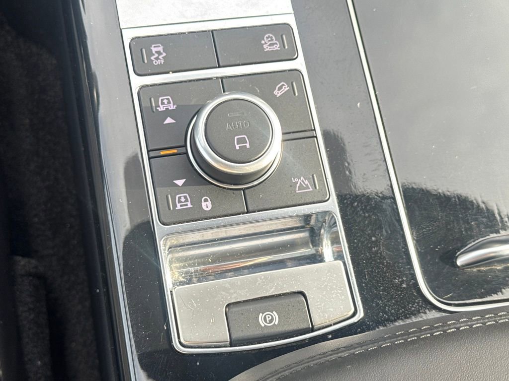 Used 2020 Land Rover Range Rover HSE image 46