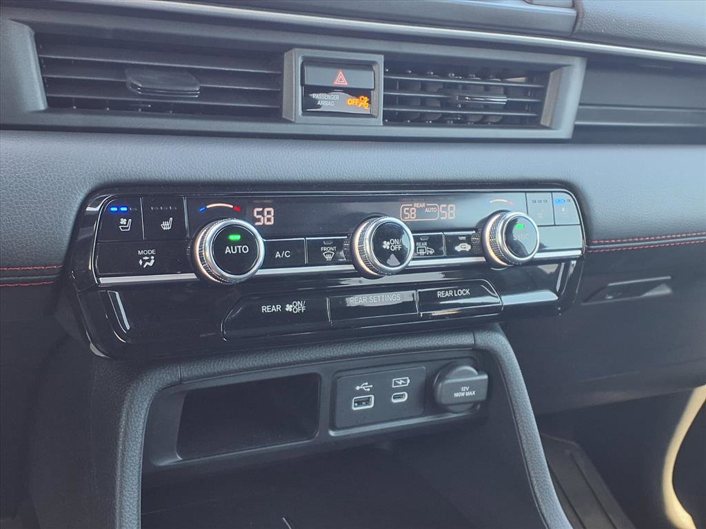 Used 2025 Honda Pilot Black Edition image 11