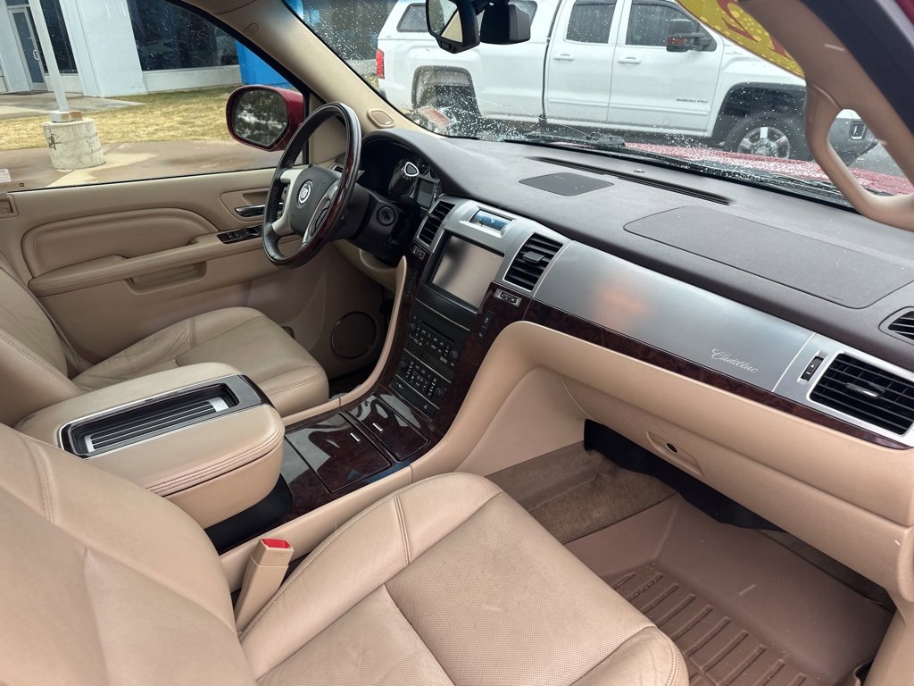 Used 2012 Cadillac Escalade Premium image 33