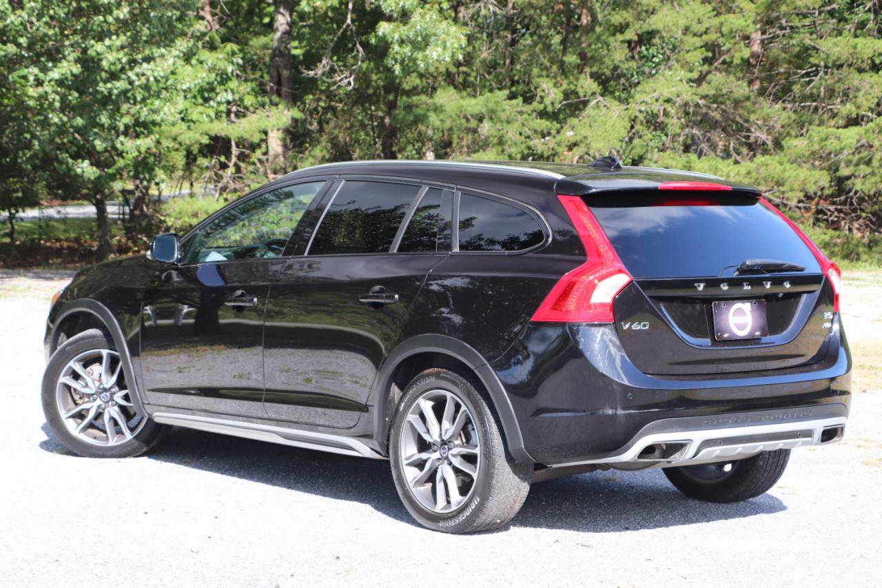 Used 2018 Volvo V60 T5 Cross Country w/ Convenience Package AWD/4WD image 39