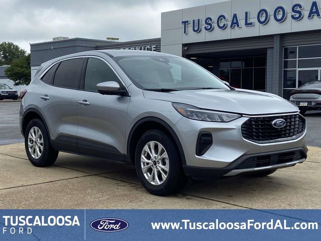Used 2023 Ford Escape Active w/ Tech Pack #2 AWD/4WD image 1