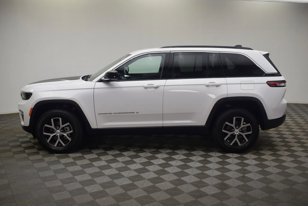 Used 2025 Jeep Grand Cherokee Limited image 12