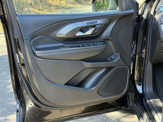 Certified 2023 GMC Terrain SLT image 8