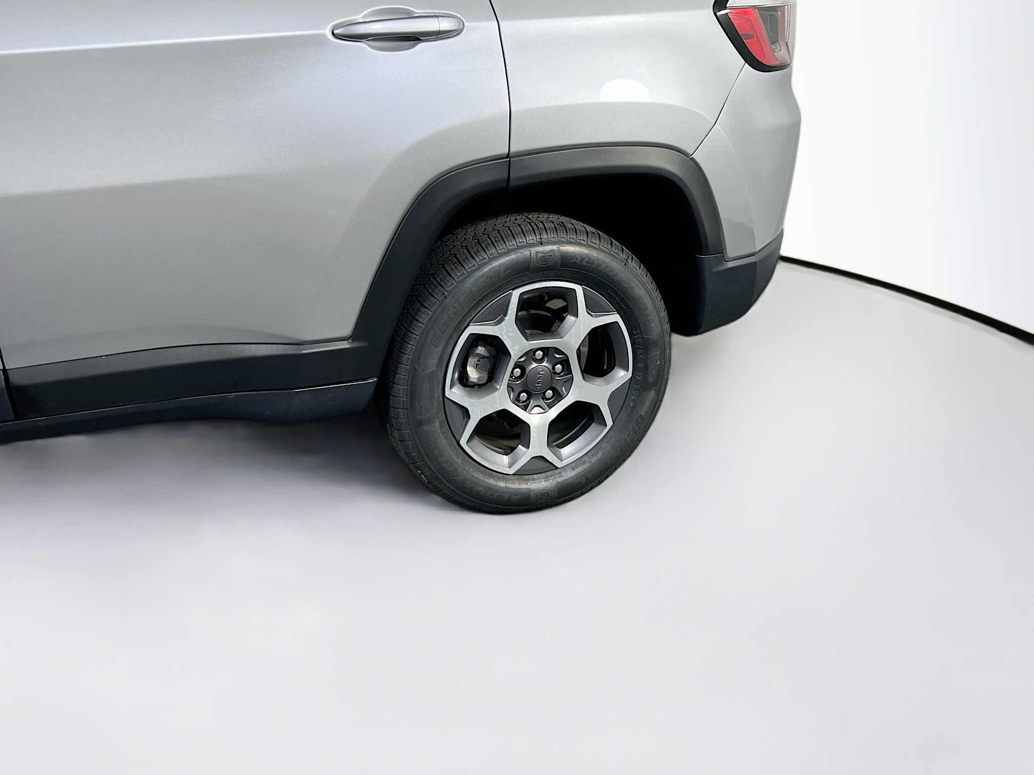 Used 2022 Jeep Compass Trailhawk AWD/4WD image 28